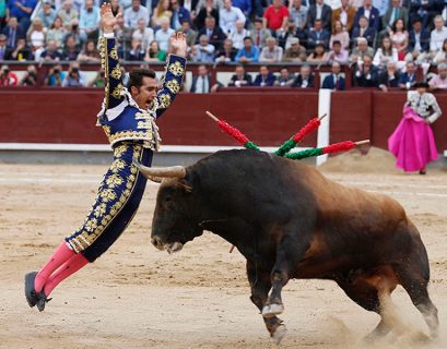 torero El Fandi, poniendo banderillas en Las Ventas