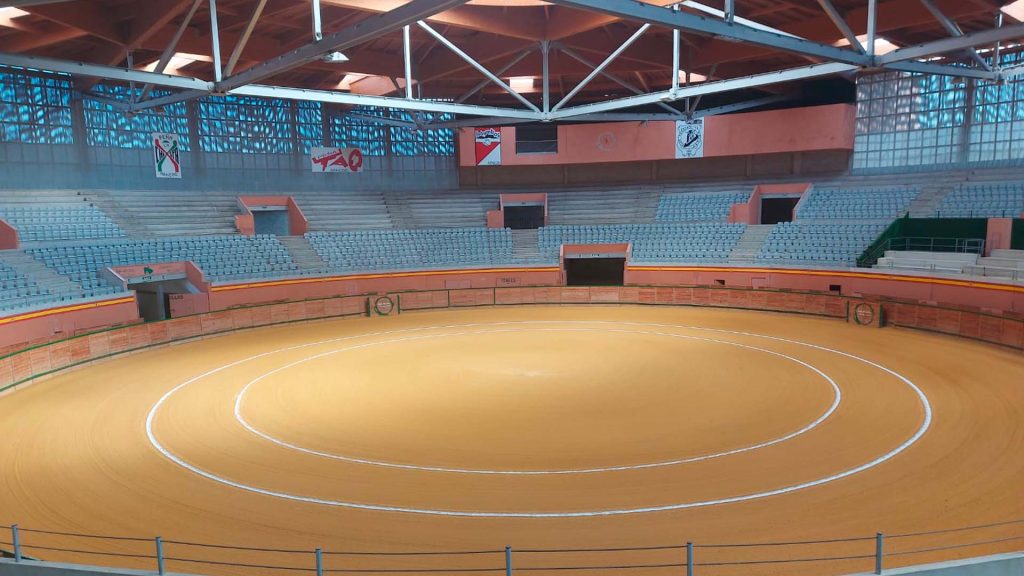 Plaza de toros cubierta de Arnedo