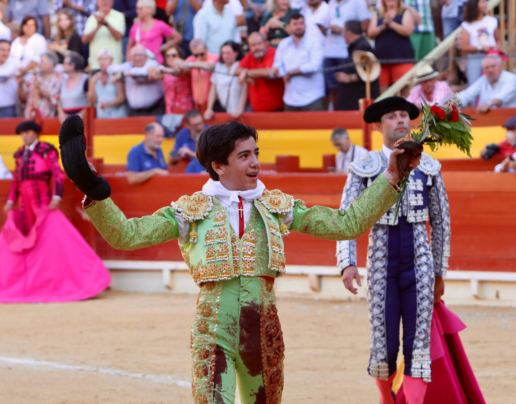 Marco Pérez toreando
